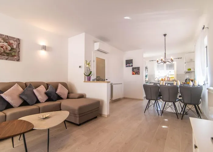 ヴィラ Orchidee ポレッチ